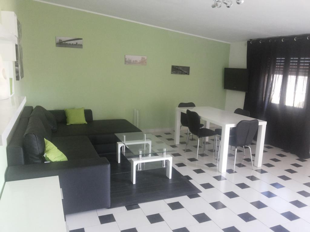 كالياري De Amicis Apartment الغرفة الصورة